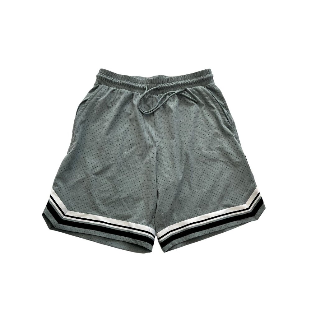 NWOT ALO Yoga 9" Traction Shorts in Cosmic Grey